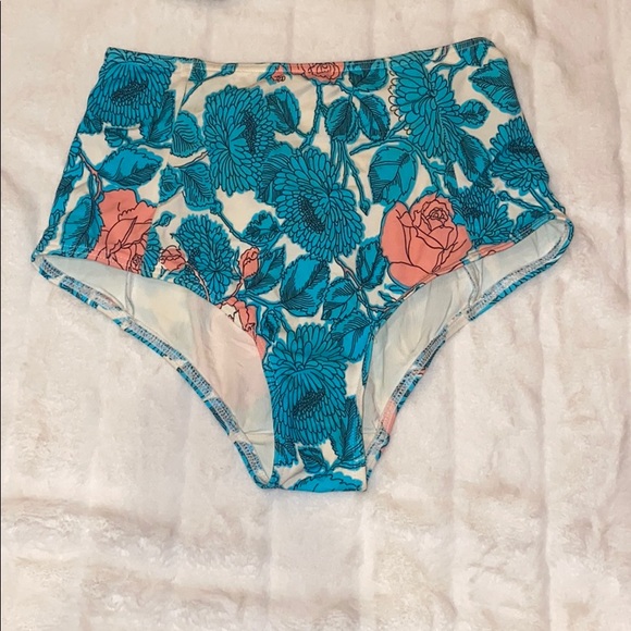 Bikini set - Picture 2 of 6